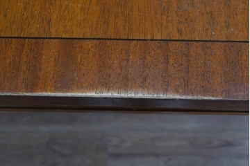 中古　DREXEL HERITAGE(ドレクセルヘリテイジ)　Triune(トライユン)　端正な意匠が上品なダイニングテーブル　(R-085582)