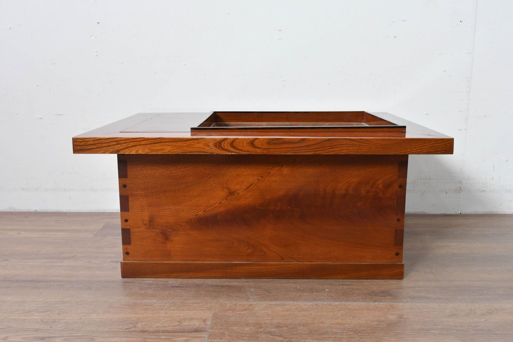 和製アンティーク　美品!　総欅材　漆塗り　力強い欅杢目が全面に現れた関西火鉢　(R-085588)