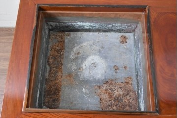 和製アンティーク　美品!　総欅材　漆塗り　力強い欅杢目が全面に現れた関西火鉢　(R-085588)