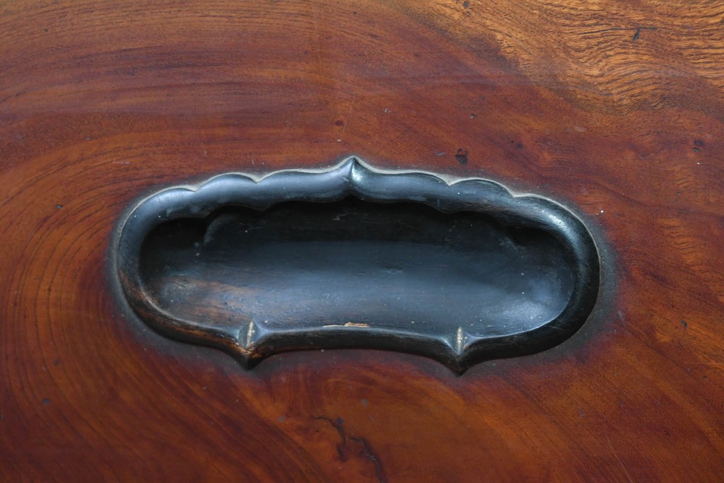 和製アンティーク　総欅材　縁(黒柿材)　欅材の美しい杢目を楽しめる長火鉢　(R-085589)