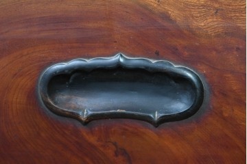 和製アンティーク　総欅材　縁(黒柿材)　欅材の美しい杢目を楽しめる長火鉢　(R-085589)