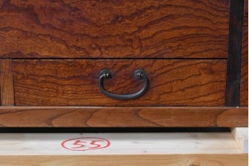 和製アンティーク　総欅材　縁(黒柿材)　欅材の美しい杢目を楽しめる長火鉢　(R-085589)