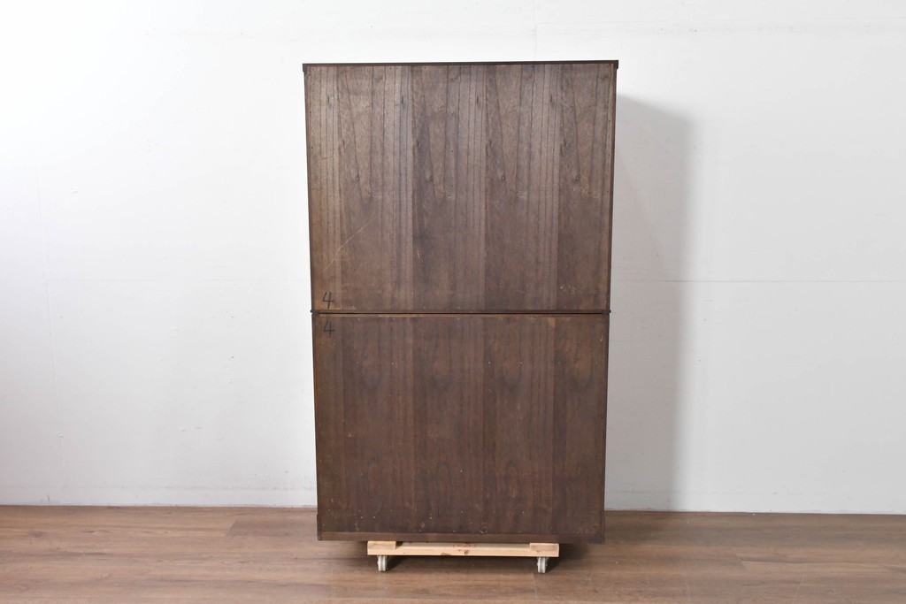 中古　岩谷堂箪笥　格子戸と重厚な金具が調和した重ね水屋箪笥　(R-085590)