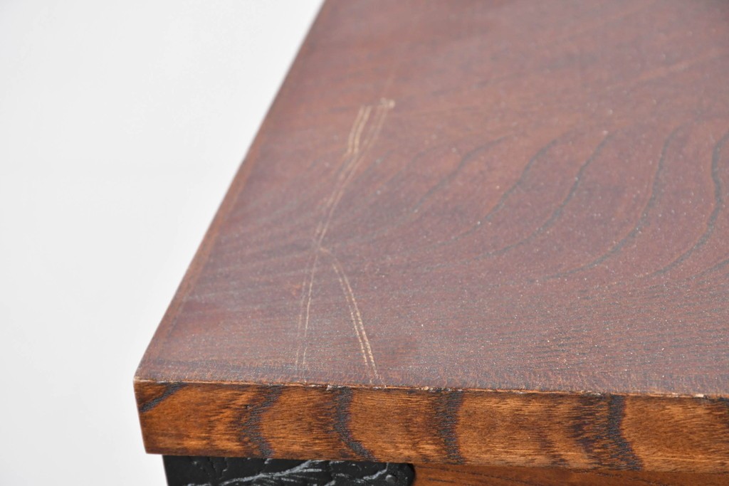 中古　岩谷堂箪笥　格子戸と重厚な金具が調和した重ね水屋箪笥　(R-085590)