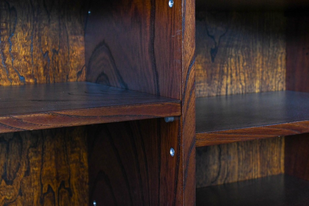 中古　岩谷堂箪笥　格子戸と重厚な金具が調和した重ね水屋箪笥　(R-085590)