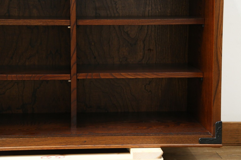 中古　岩谷堂箪笥　格子戸の意匠が目を引く水屋箪笥キャビネット　(R-085591)