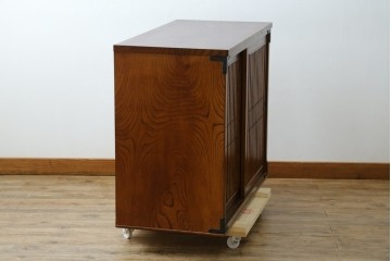 中古　岩谷堂箪笥　格子戸の意匠が目を引く水屋箪笥キャビネット　(R-085591)