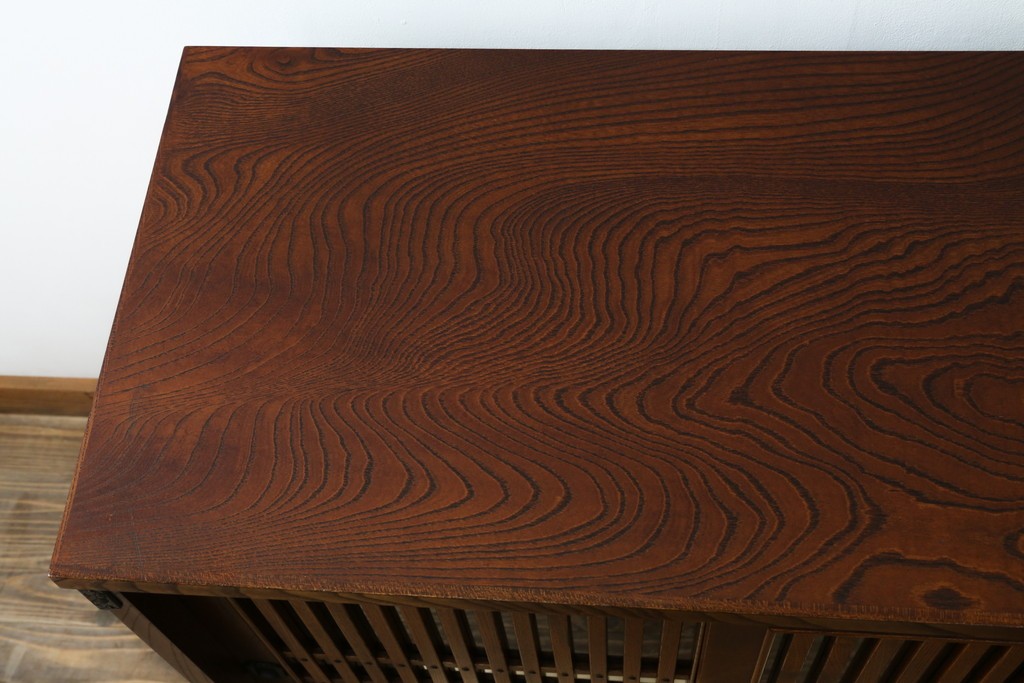 中古　岩谷堂箪笥　格子戸の意匠が目を引く水屋箪笥キャビネット　(R-085591)