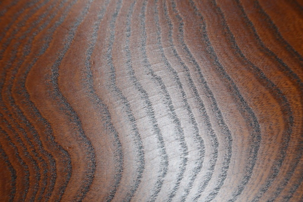 中古　岩谷堂箪笥　格子戸の意匠が目を引く水屋箪笥キャビネット　(R-085591)