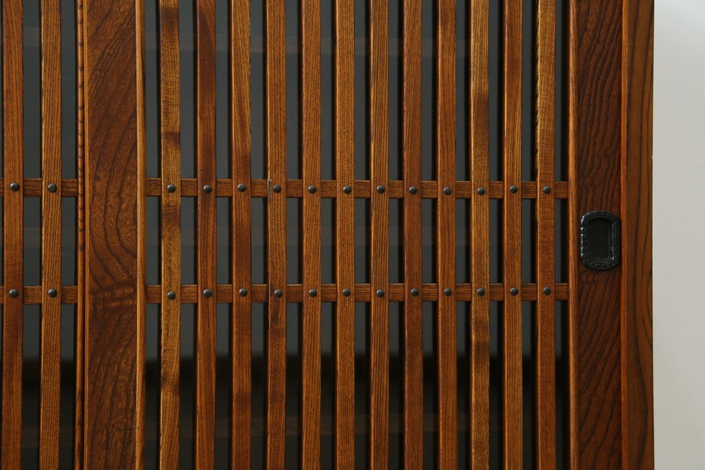 中古　岩谷堂箪笥　格子戸の意匠が目を引く水屋箪笥キャビネット　(R-085591)