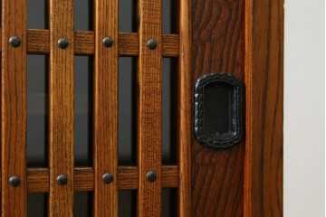 中古　岩谷堂箪笥　格子戸の意匠が目を引く水屋箪笥キャビネット　(R-085591)