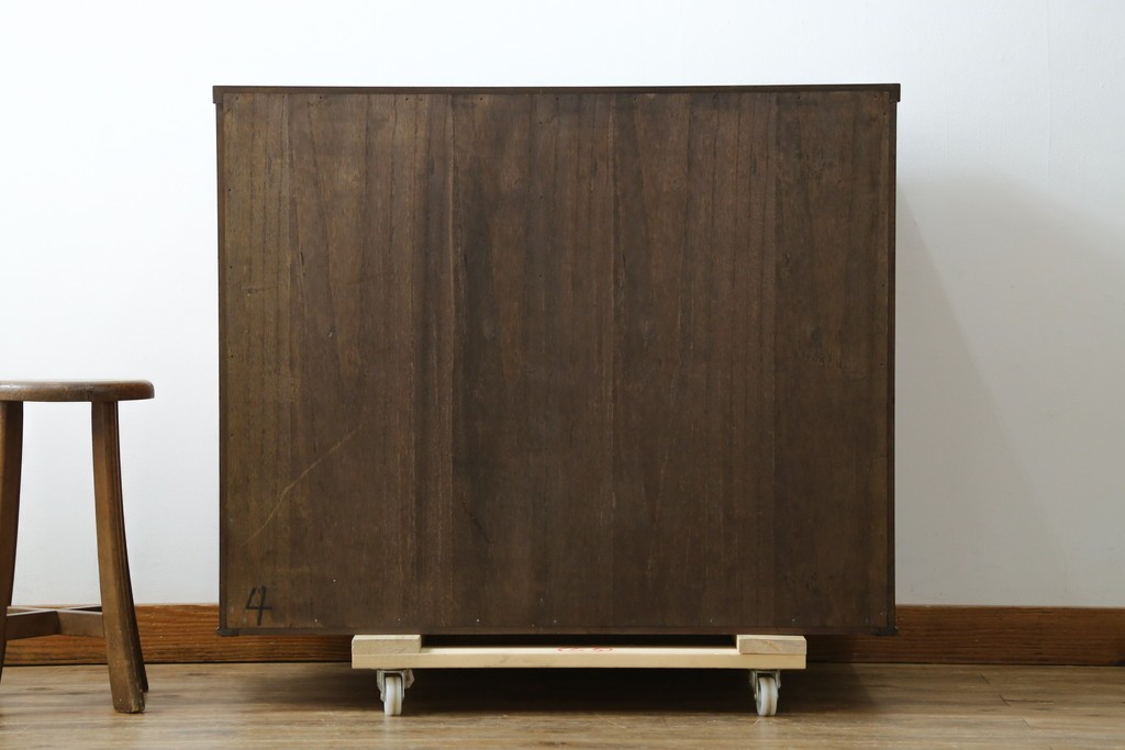 中古　岩谷堂箪笥　格子戸の意匠が目を引く水屋箪笥キャビネット　(R-085591)