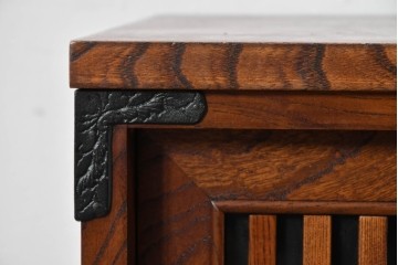 中古　岩谷堂箪笥　格子戸の意匠が目を引く水屋箪笥キャビネット　(R-085591)