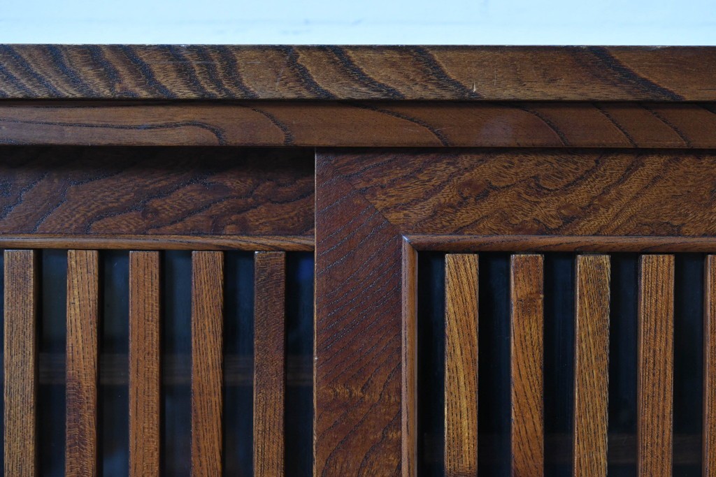 中古　岩谷堂箪笥　格子戸の意匠が目を引く水屋箪笥キャビネット　(R-085591)