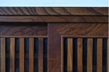 中古　岩谷堂箪笥　格子戸の意匠が目を引く水屋箪笥キャビネット　(R-085591)