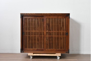 中古　岩谷堂箪笥　格子戸の意匠が目を引く水屋箪笥キャビネット　(R-085591)