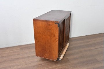 中古　岩谷堂箪笥　格子戸の意匠が目を引く水屋箪笥キャビネット　(R-085591)