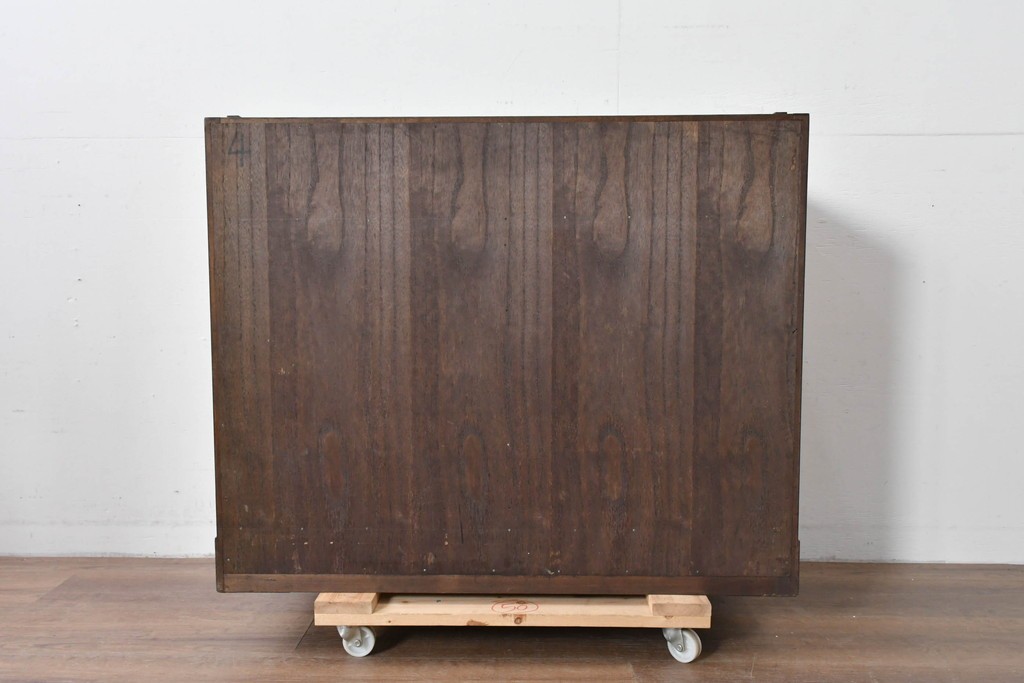 《天板取り付け加工費込み》　中古　岩谷堂箪笥　重厚な金具が目を引く水屋箪笥サイドボード　(R-085592)