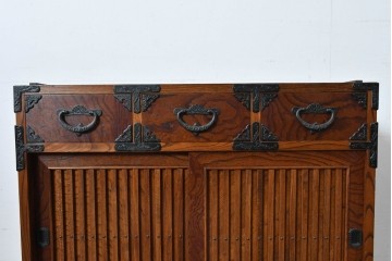 《天板取り付け加工費込み》　中古　岩谷堂箪笥　重厚な金具が目を引く水屋箪笥サイドボード　(R-085592)