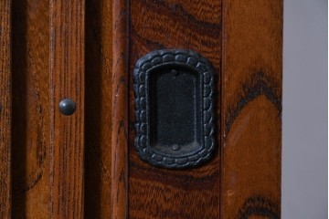 《天板取り付け加工費込み》　中古　岩谷堂箪笥　重厚な金具が目を引く水屋箪笥サイドボード　(R-085592)