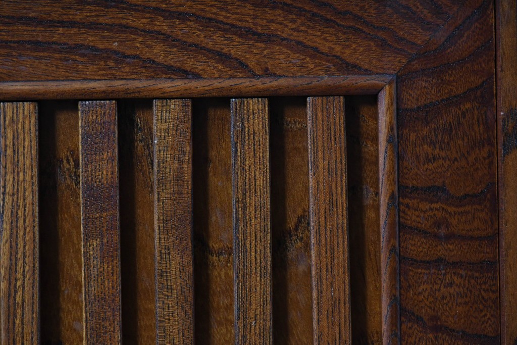 《天板取り付け加工費込み》　中古　岩谷堂箪笥　重厚な金具が目を引く水屋箪笥サイドボード　(R-085592)