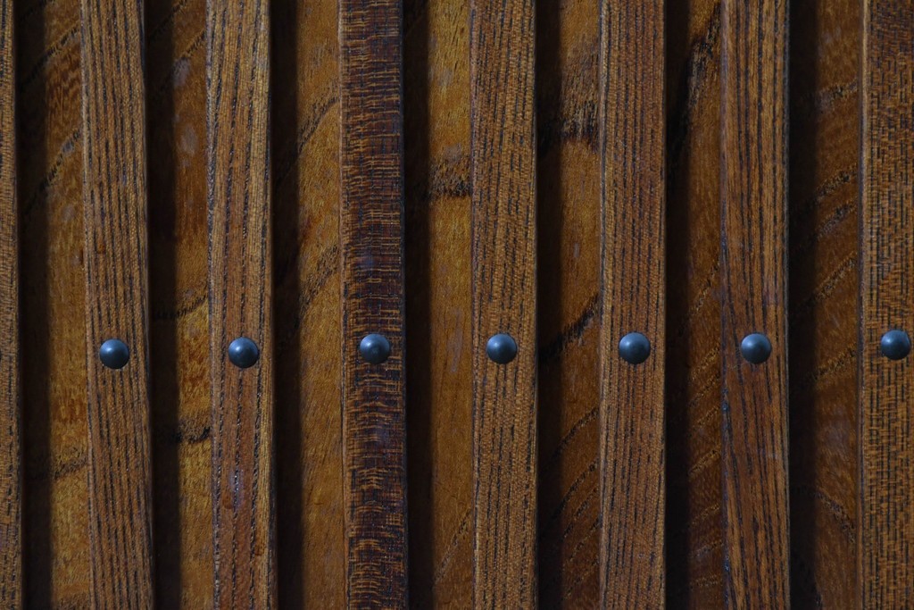 《天板取り付け加工費込み》　中古　岩谷堂箪笥　重厚な金具が目を引く水屋箪笥サイドボード　(R-085592)