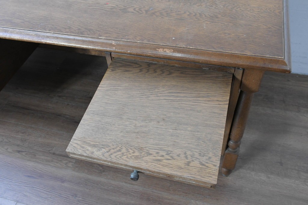 和製ヴィンテージ　神戸洋家具　ナラ材　大正ロマンデザインの両袖机　(R-085593)