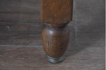 和製ヴィンテージ　神戸洋家具　ナラ材　大正ロマンデザインの両袖机　(R-085593)