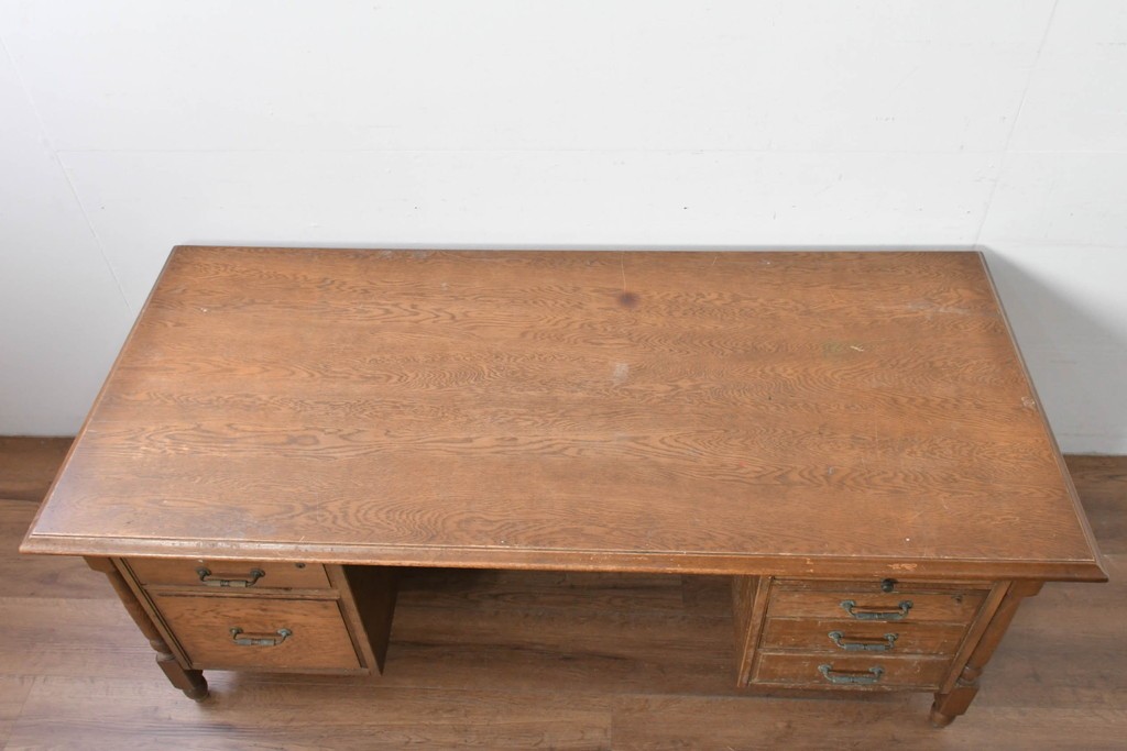 和製ヴィンテージ　神戸洋家具　ナラ材　大正ロマンデザインの両袖机　(R-085593)