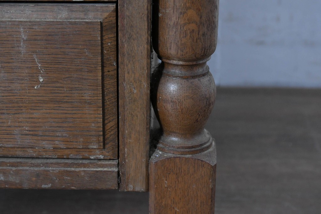 和製ヴィンテージ　神戸洋家具　ナラ材　大正ロマンデザインの両袖机　(R-085593)