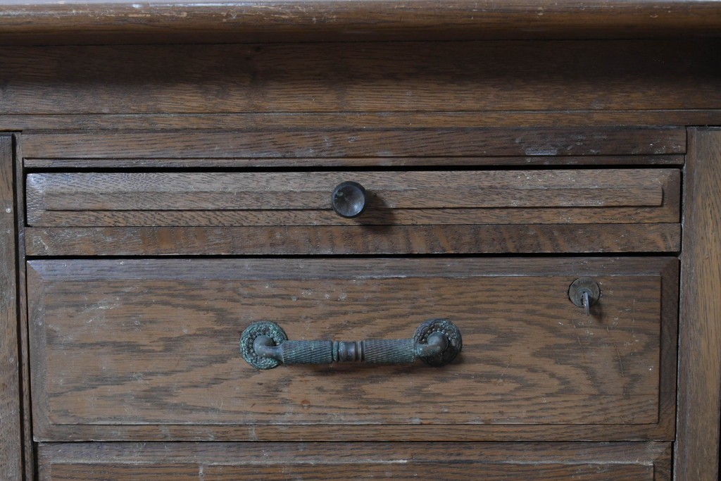 和製ヴィンテージ　神戸洋家具　ナラ材　大正ロマンデザインの両袖机　(R-085593)