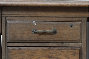 和製ヴィンテージ　神戸洋家具　ナラ材　大正ロマンデザインの両袖机　(R-085593)