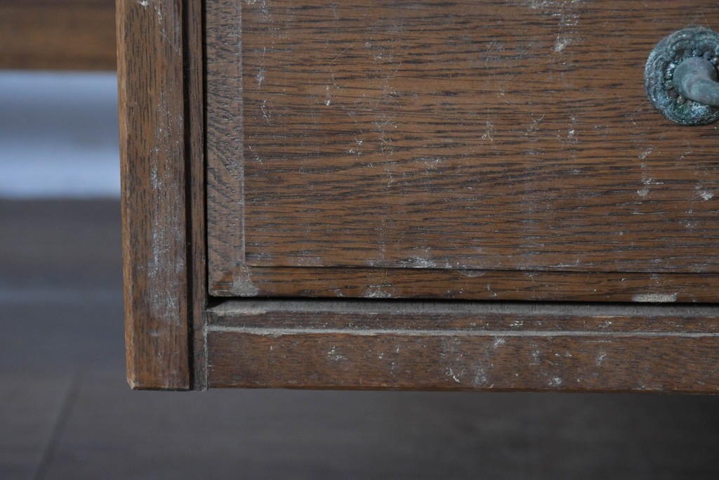 和製ヴィンテージ　神戸洋家具　ナラ材　大正ロマンデザインの両袖机　(R-085593)