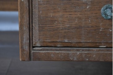 和製ヴィンテージ　神戸洋家具　ナラ材　大正ロマンデザインの両袖机　(R-085593)