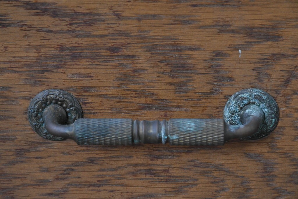 和製ヴィンテージ　神戸洋家具　ナラ材　大正ロマンデザインの両袖机　(R-085593)