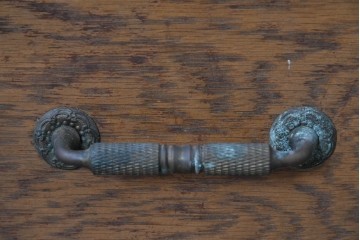 和製ヴィンテージ　神戸洋家具　ナラ材　大正ロマンデザインの両袖机　(R-085593)