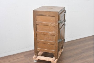 和製ヴィンテージ　美品　三越デパート取り扱い　ナラ材　レトロな佇まいが魅力の木製冷蔵庫　(R-085595)