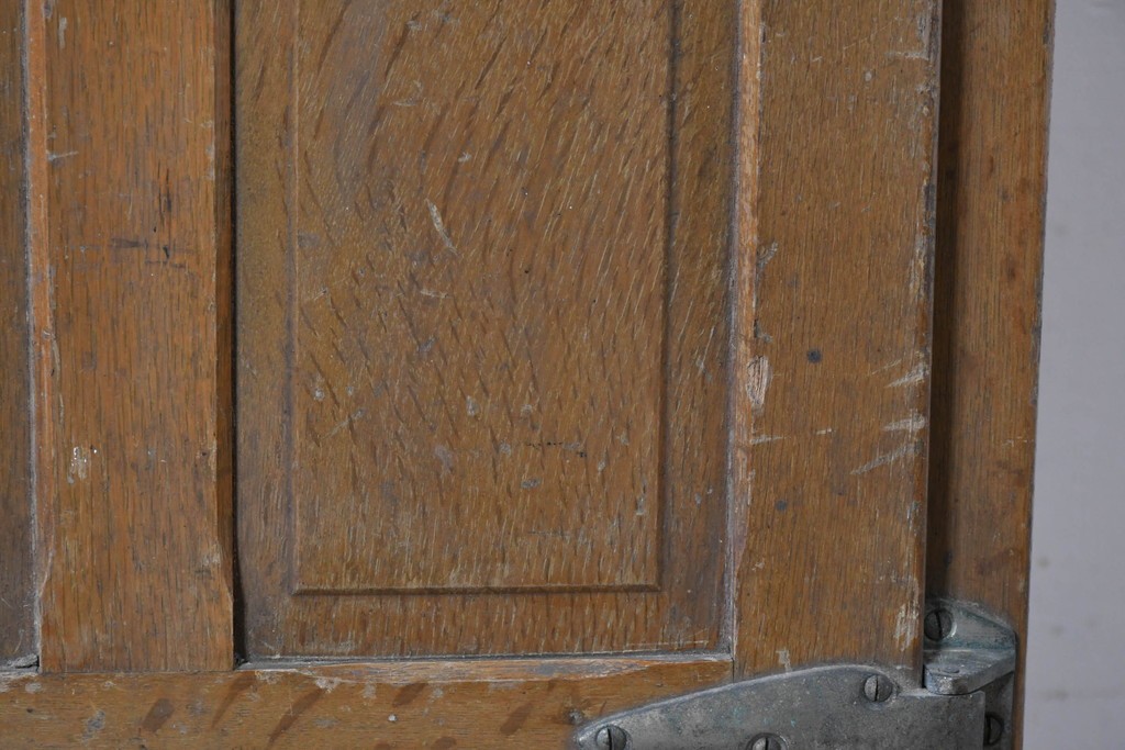 和製ヴィンテージ　美品　三越デパート取り扱い　ナラ材　レトロな佇まいが魅力の木製冷蔵庫　(R-085595)