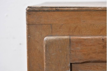 和製ヴィンテージ　美品　三越デパート取り扱い　ナラ材　レトロな佇まいが魅力の木製冷蔵庫　(R-085595)