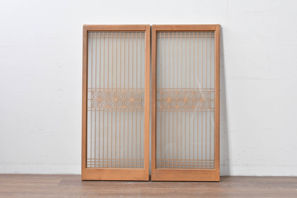 ヴィンテージ建具　昭和中期　繊細な組子細工が美しい両面ガラスの書院窓2枚セット　(R-085597)