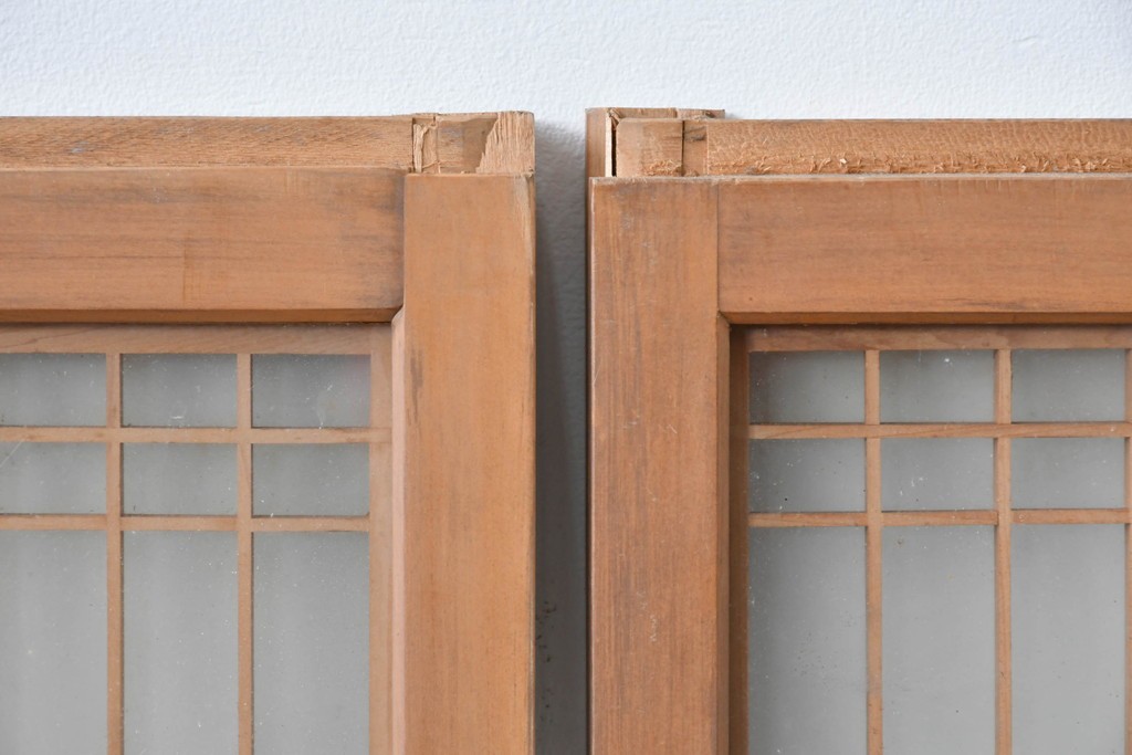 ヴィンテージ建具　昭和中期　繊細な組子細工が美しい両面ガラスの書院窓2枚セット　(R-085597)