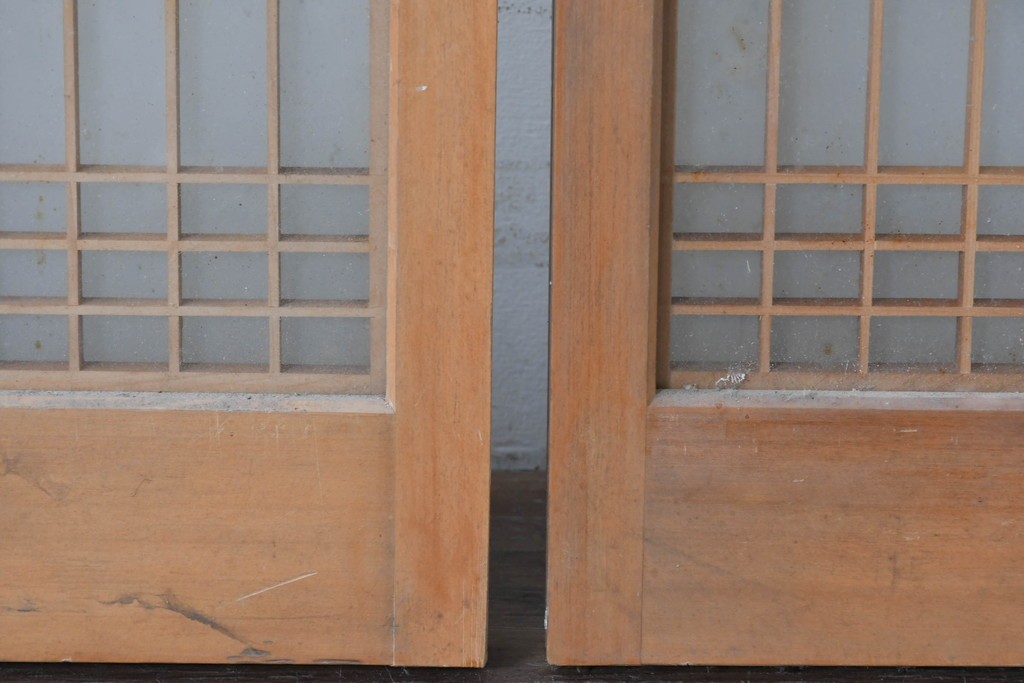 ヴィンテージ建具　昭和中期　繊細な組子細工が美しい両面ガラスの書院窓2枚セット　(R-085597)