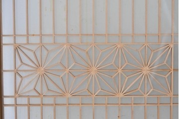 ヴィンテージ建具　昭和中期　繊細な組子細工が美しい両面ガラスの書院窓2枚セット　(R-085597)