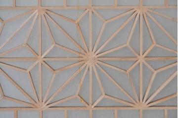 ヴィンテージ建具　昭和中期　繊細な組子細工が美しい両面ガラスの書院窓2枚セット　(R-085597)