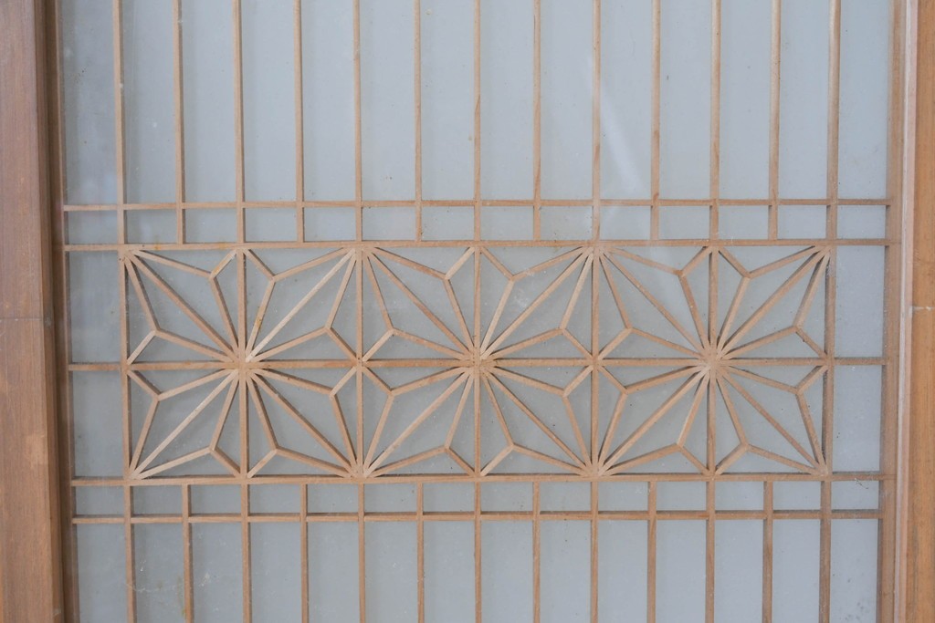 ヴィンテージ建具　昭和中期　繊細な組子細工が美しい両面ガラスの書院窓2枚セット　(R-085597)