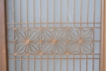 ヴィンテージ建具　昭和中期　繊細な組子細工が美しい両面ガラスの書院窓2枚セット　(R-085597)