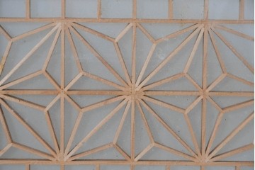 ヴィンテージ建具　昭和中期　繊細な組子細工が美しい両面ガラスの書院窓2枚セット　(R-085597)