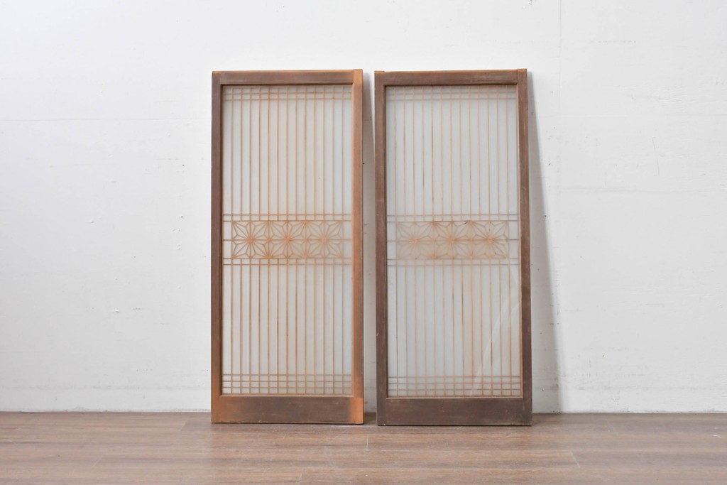 ヴィンテージ建具　昭和中期　繊細な組子細工が美しい両面ガラスの書院窓2枚セット　(R-085597)