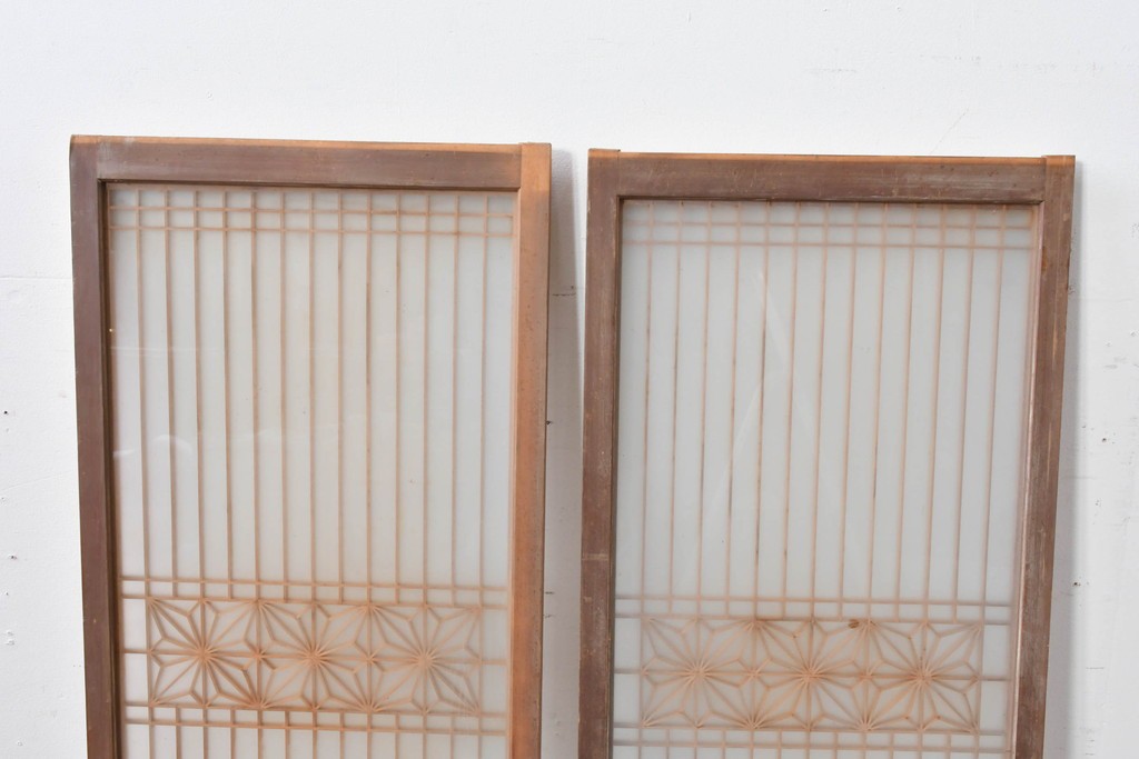 ヴィンテージ建具　昭和中期　繊細な組子細工が美しい両面ガラスの書院窓2枚セット　(R-085597)