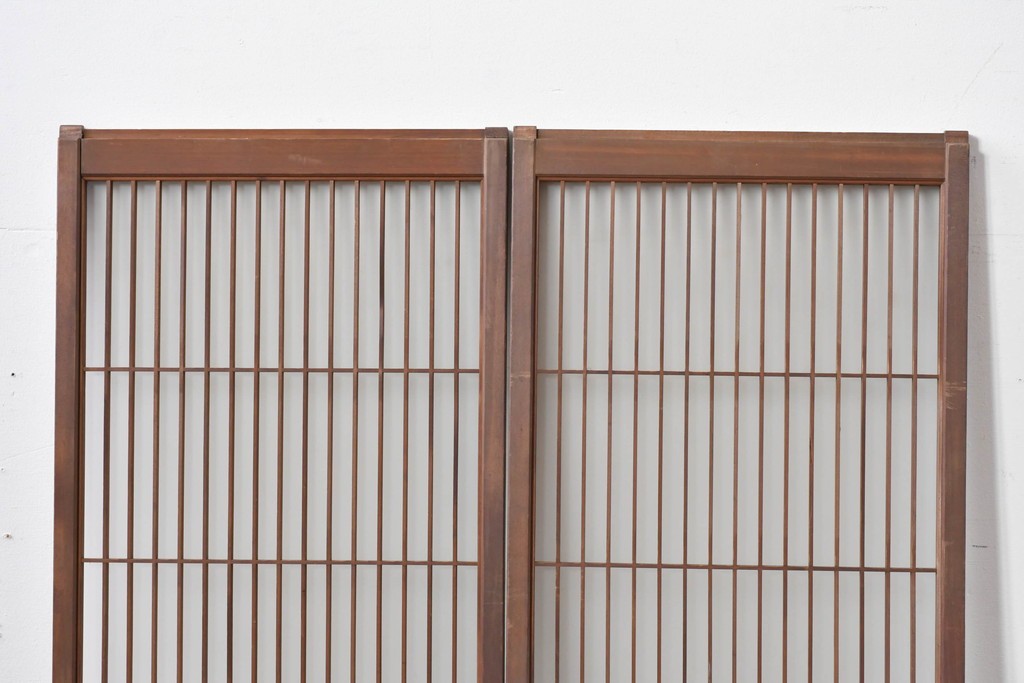 ヴィンテージ建具　昭和中期　縦格子と菱組子が調和したガラス格子の書院戸2枚セット　(R-085599)